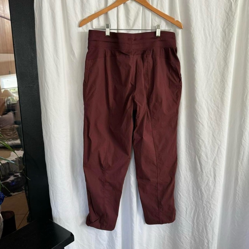 Avia 🍒 red Burgundy high-waisted casual  joggers  - size medium